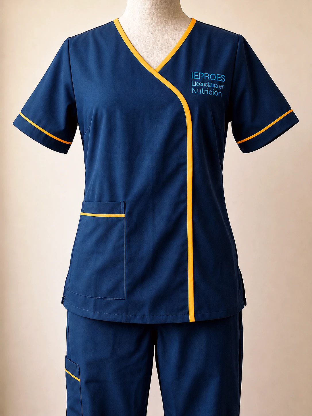 Uniforme de Licenciatura en Nutrición de IEPROES miniatura 2