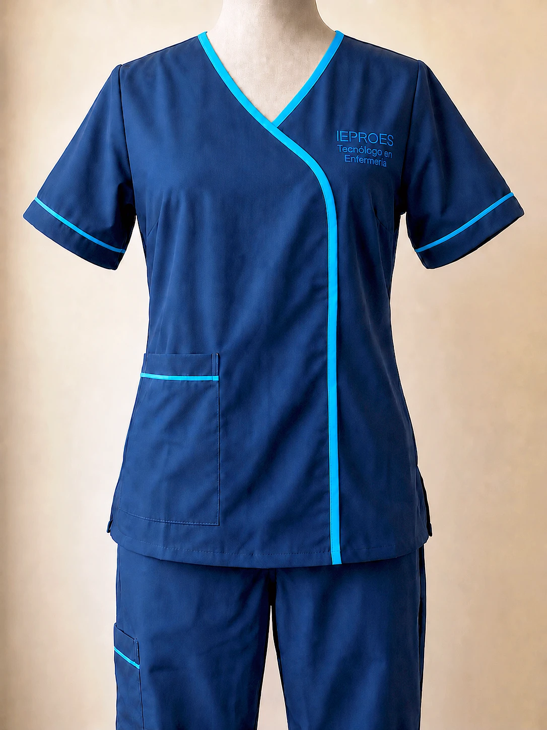 Uniforme de Tecnólogo en Enfermería de IEPROES miniatura 2
